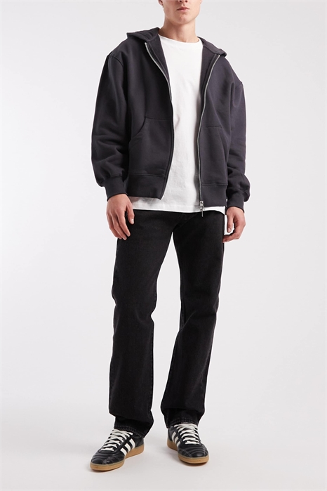 Джинсы 501 свободного кроя, вымытые, черного цвета артикул 149967584