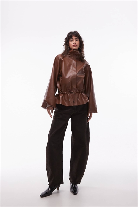 Куртка-пуховик с зауженной талией и расклешенным низом артикул 153573010