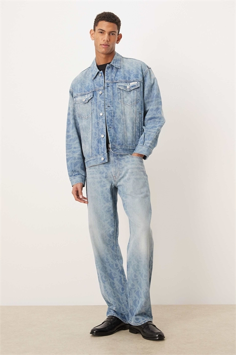 Джинсы прямого кроя с логотипом по всей поверхности в стиле 90-х артикул 154178674