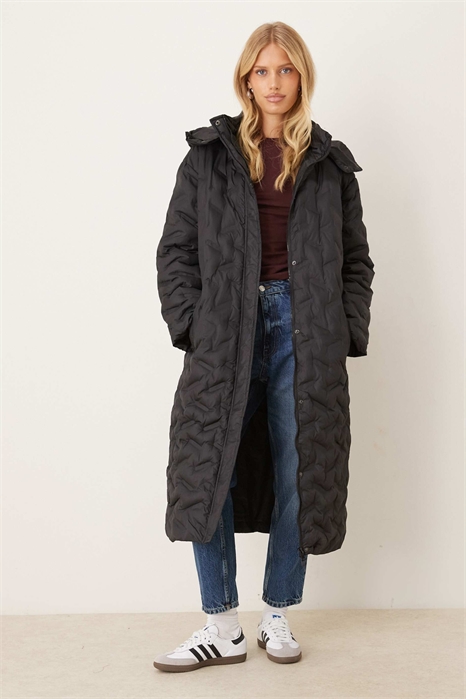 Стеганая утепленная куртка-лонглайн с термосваркой артикул 151393858