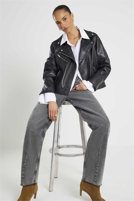 Кожаная куртка в стиле байкера артикул 154243335