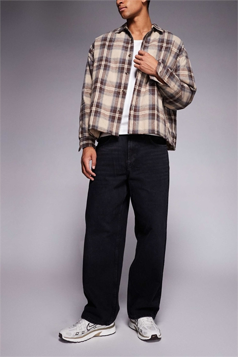 Джинсы свободного кроя с эффектом потертости артикул 153529266