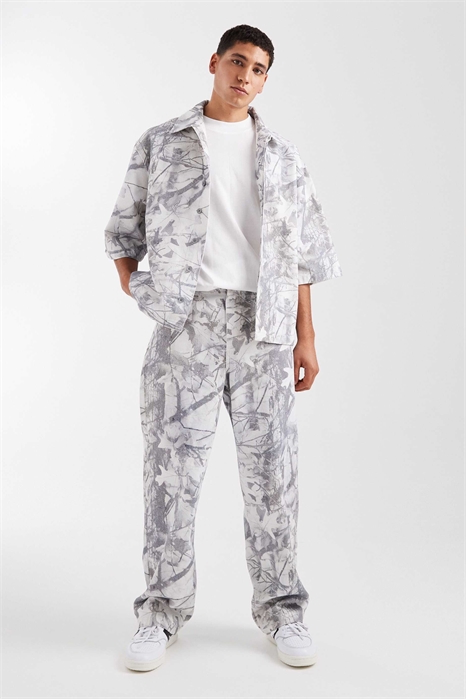 Широкие прямые джинсы в камуфляжном стиле co-ord артикул 153578221