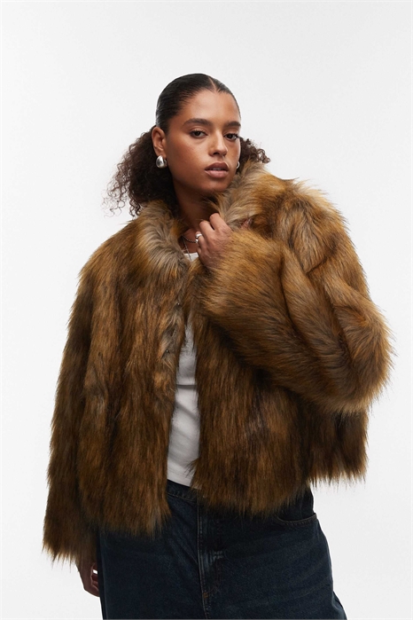 Куртка из искусственного меха с отворотами артикул 148252402