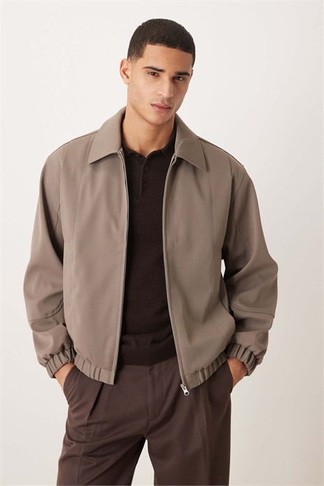 Свободная стильная куртка-харрингтон артикул 152625380