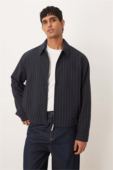 Стильная куртка-харрингтон артикул 152625409