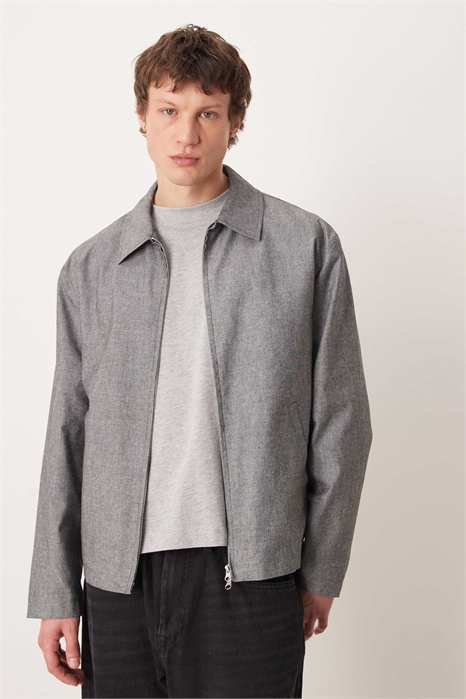 Стильная куртка-харрингтон артикул 153749148