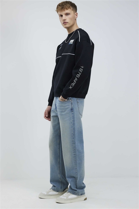 Джинсы свободного кроя артикул 152716272