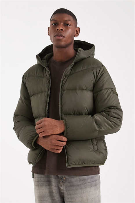 Пуховик средней плотности с капюшоном артикул 151967595