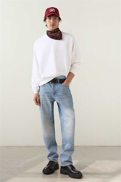 Джинсы с прямыми брючинами артикул 155532808