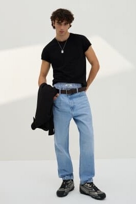 Джинсы свободного кроя артикул 155657131