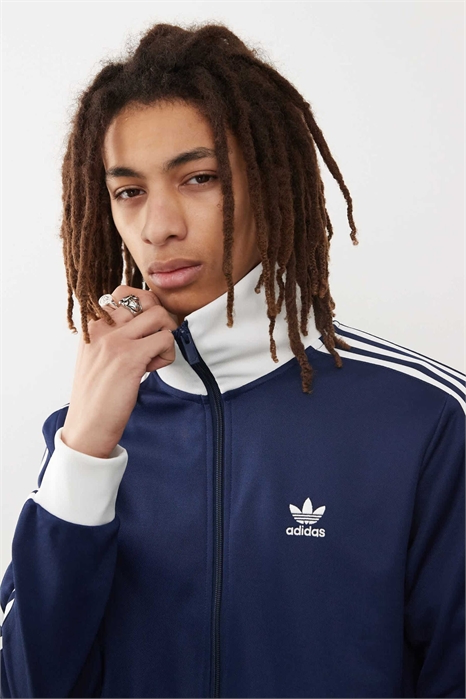 Топ из коллекции «Классика» артикул 138321917