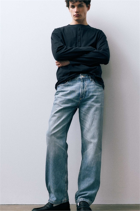 Джинсы с прямыми брючинами артикул 155454806