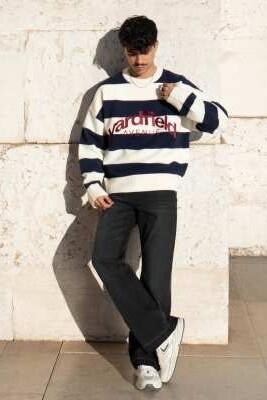 Джинсы прямого кроя с расклешенными штанинами артикул 150943275