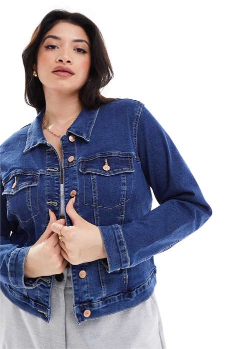 Укороченная джинсовая куртка синего цвета средней интенсивности артикул 134466161