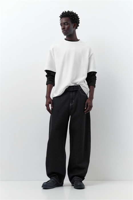 Джинсы свободного кроя с завышенной талией артикул 156153349