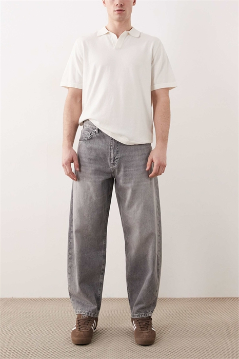 Джинсы из потертого денима артикул 154766278