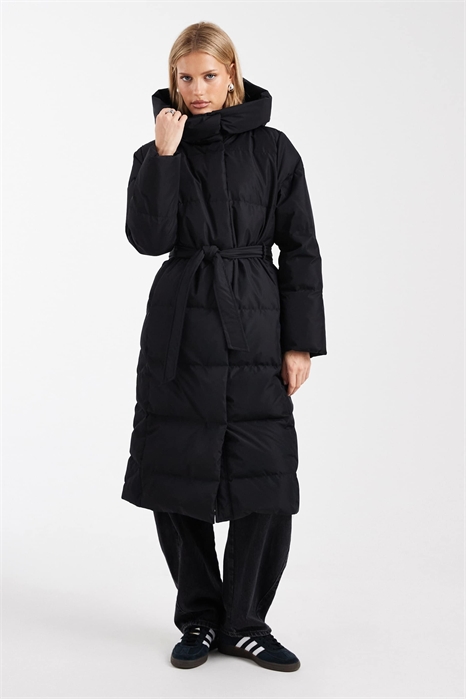Пуховик с поясом артикул 151186889