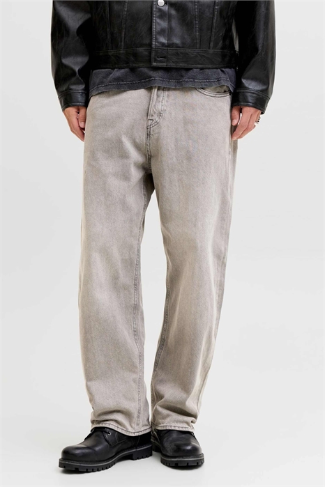 Джинсы свободного кроя артикул 153616470