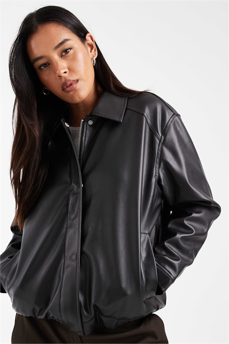 Бомбер из искусственной кожи артикул 152470447