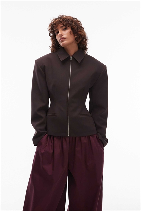 Куртка с застежкой-молнией по всей длине и подчеркнутой талией артикул 151995230