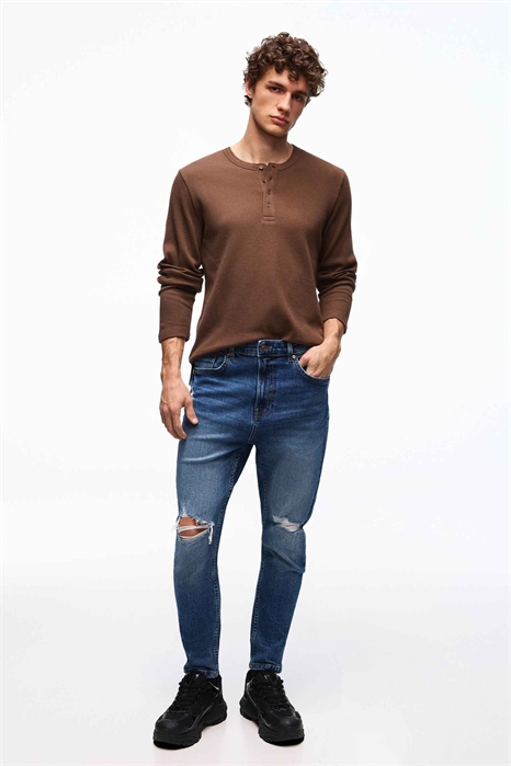 Джинсы-скинни из рваной ткани цвета моркови артикул 156179160