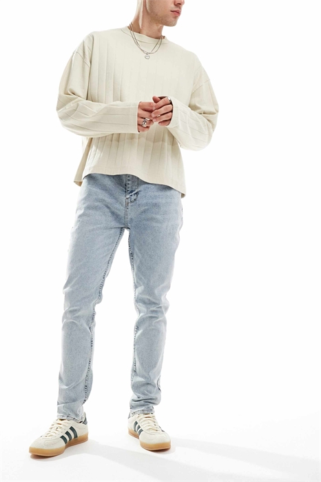 Джинсы с зауженным кроем артикул 138238097