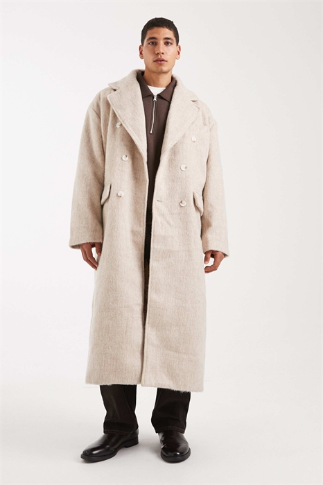 Длинное пальто оверсайз с эффектом ворсистой шерсти артикул 147441524