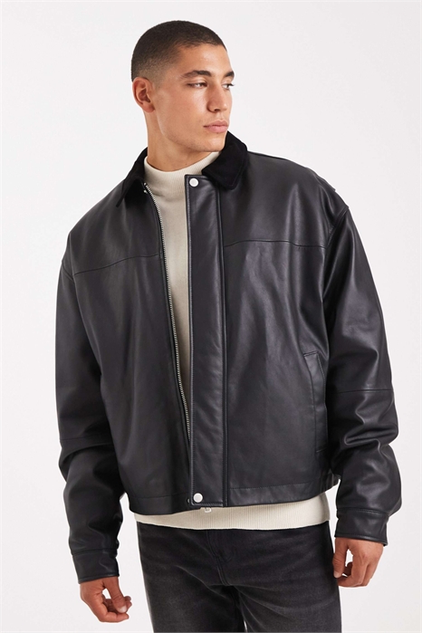 Куртка Coach из натуральной кожи черного цвета артикул 148191190