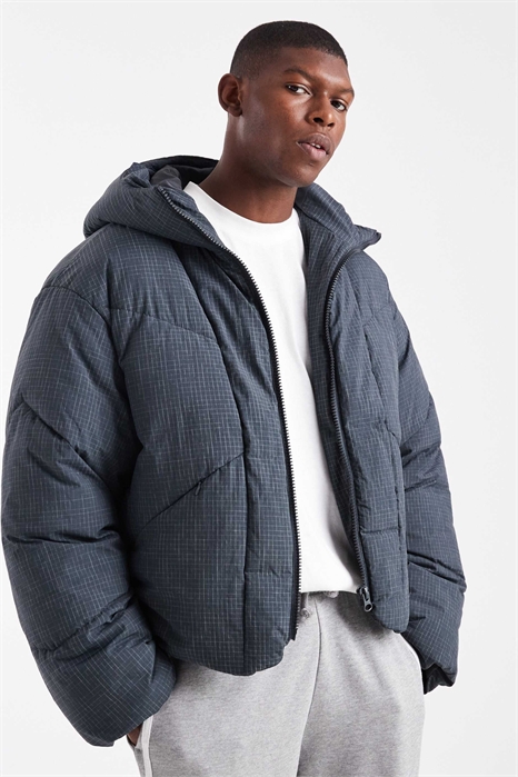 Пуховик из рипстопа свободного кроя артикул 149965921