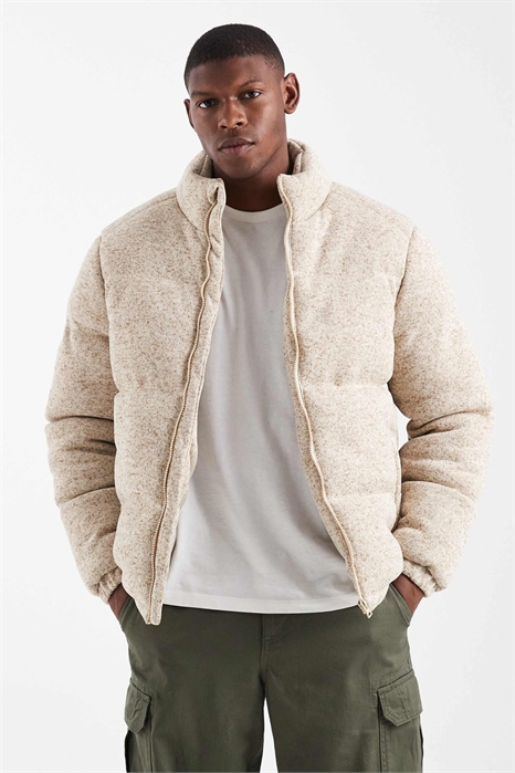 Пуховик с воротником-воронкой и застежкой-молнией, с мягкой на ощупь поверхностью артикул 149278238