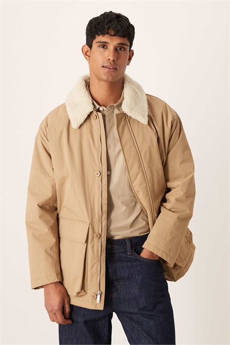 Пуховик со съемным меховым воротником артикул 148521497