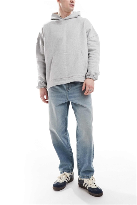 Джинсы с зауженными брючинами артикул 139102951