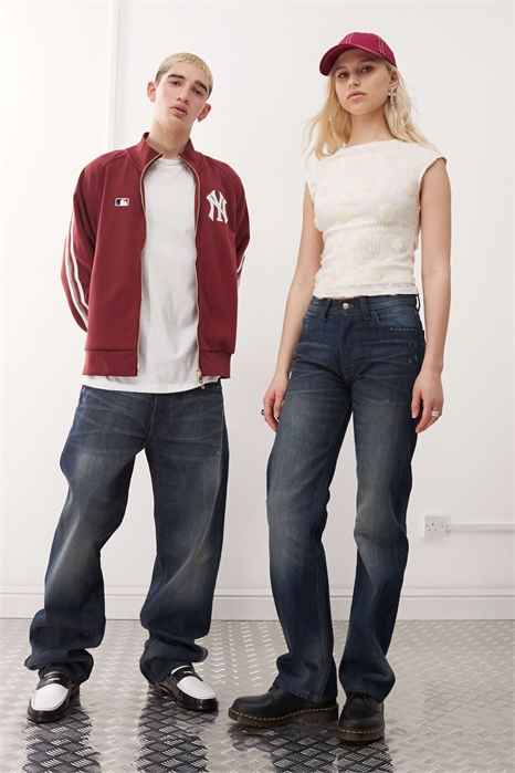 Джинсы унисекс с прямыми брючинами и жесткой посадкой артикул 141217049