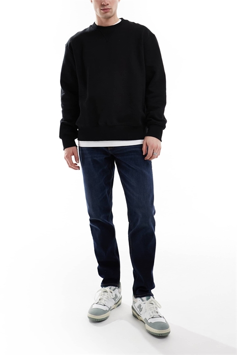 Джинсы с зауженным кроем и эластичным материалом артикул 139763123