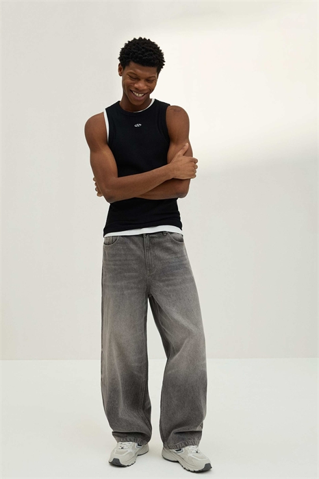 Длинные джинсы свободного кроя артикул 156179338