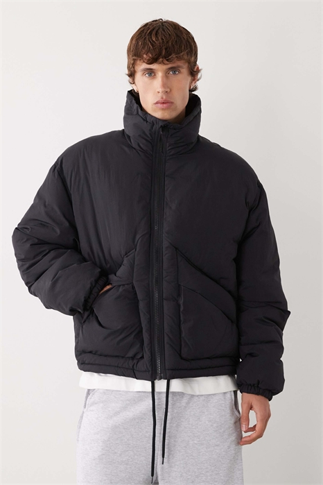 Пуховик с высоким воротником артикул 150034512