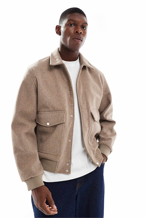 Бомбер из искусственной шерсти с воротником бежевого цвета артикул 149143978