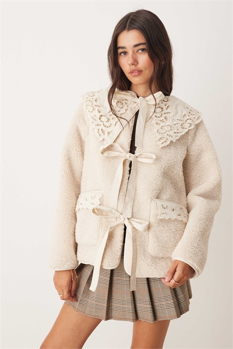 Куртка с контрастным воротником и галстуком-боргом артикул 147561287