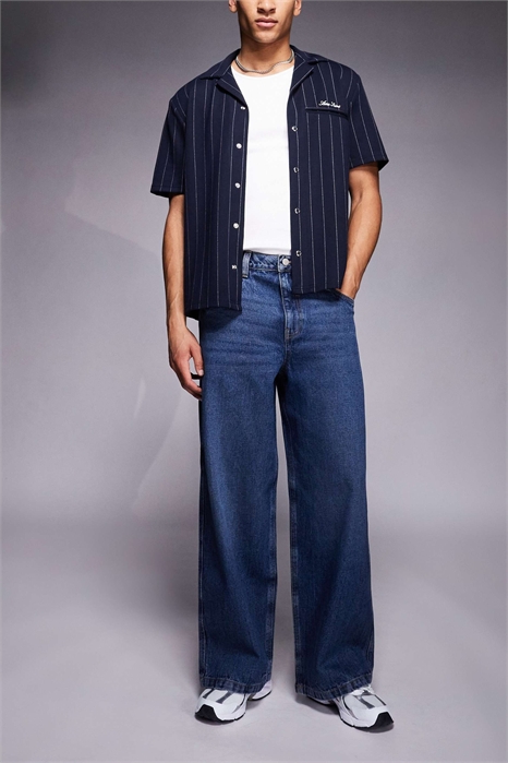 Джинсы свободного кроя артикул 140662818