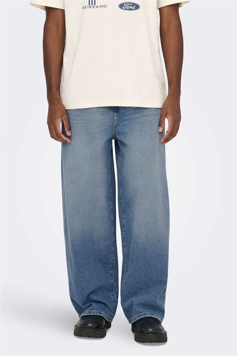 Джинсы свободного кроя артикул 154473502