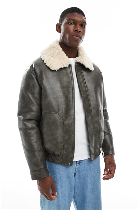Бомбер из искусственной кожи с воротником из контрастной замши артикул 147441490