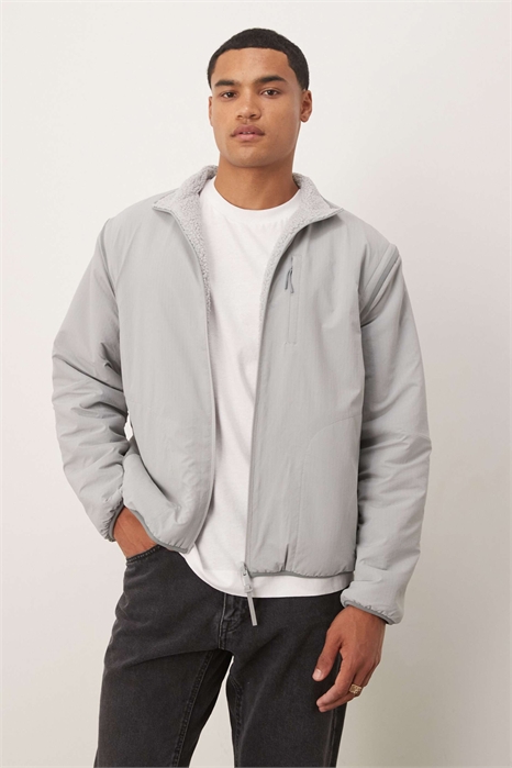 Двусторонняя кофта из флиса «шерпа» со съемными рукавами артикул 150142435