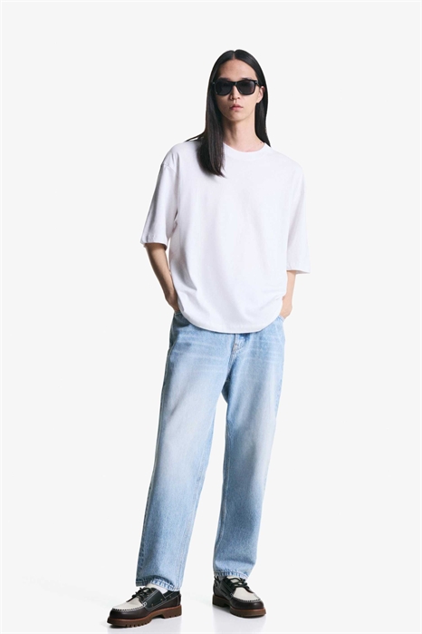 Джинсы свободного кроя с зауженными штанинами артикул 150679769