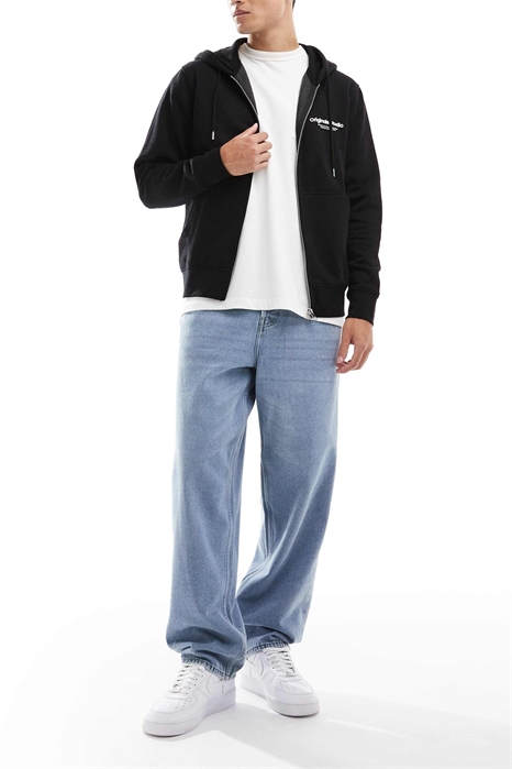 Джинсы свободного кроя артикул 148971246