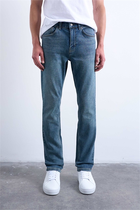 Джинсы-стрич с зауженным кроем артикул 147760713