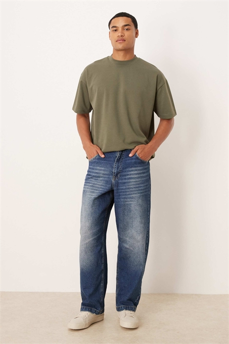 Свободные прямые джинсы средней интенсивности синего цвета артикул 149148777