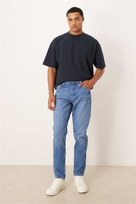 Джинсы зауженного кроя артикул 149105932