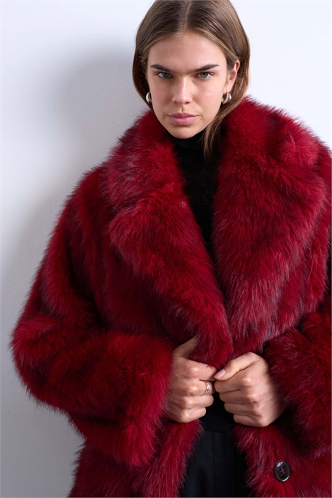 Короткая куртка из искусственного меха на пуговицах артикул 147691994