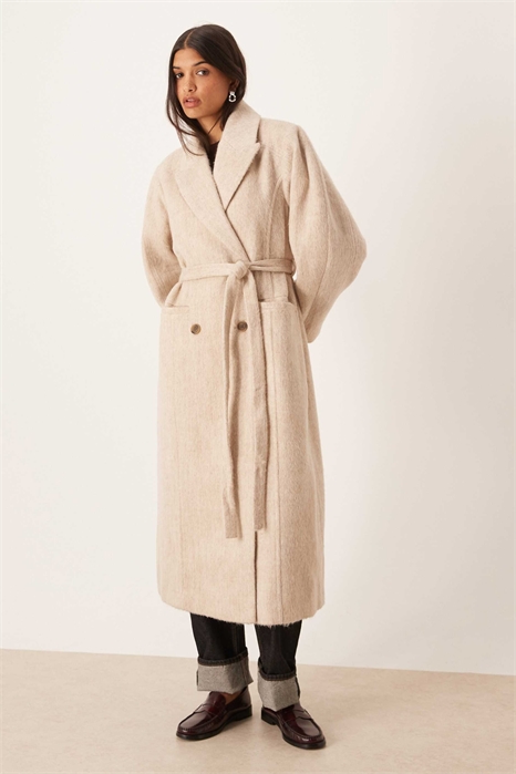 Пальто с ворсовой отделкой, рукавами-куполами и узким ремнем артикул 148296710